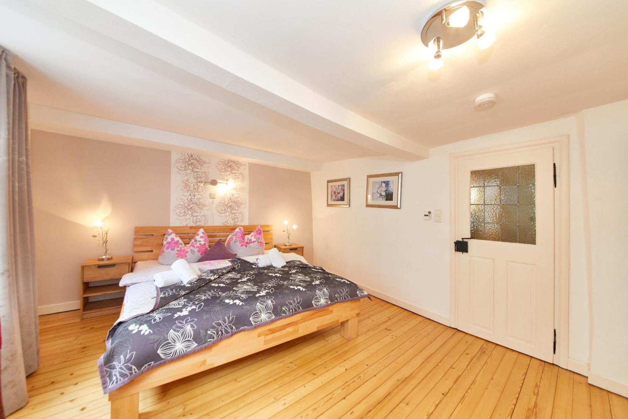 Ferienwohnung Altstadt แบร์นคาสเทล-คืสท์ ภายนอก รูปภาพ